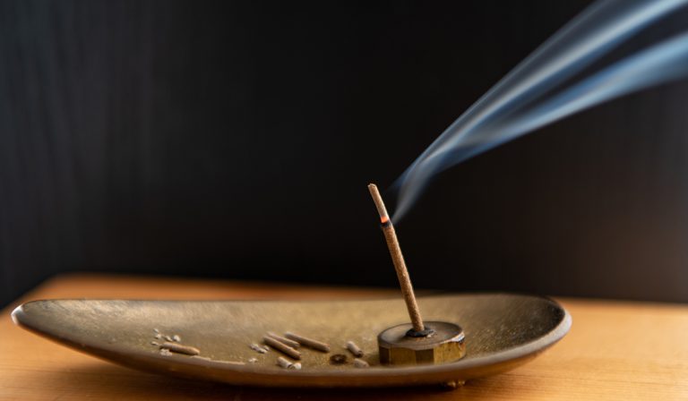 Why Japanese Incense Sticks Have Captivated the World (and How to Choose Yours) image